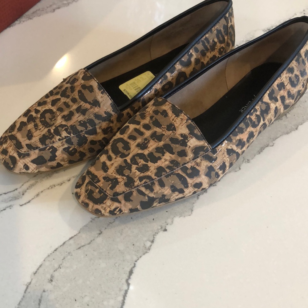 Donald Pliner 8M Leopard Flats